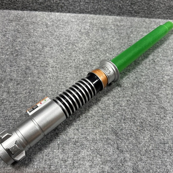2016 Hasbro Green‎ Lightsaber w/ Sound WORKS C-2945A B7254 - Picture 1 of 2